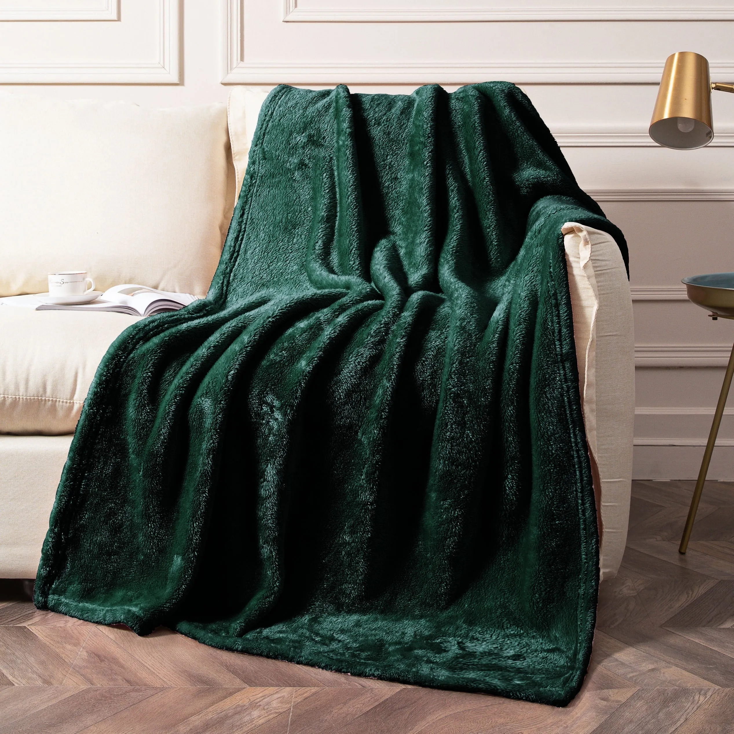 1pc Extra Large Plush Fleece Throw Blanket - Soft, Warm, Lightweight Throws for Couch, Bed, and Sofa - Dark Green, Cozy, Snug, and Perfect for Chilly Nights