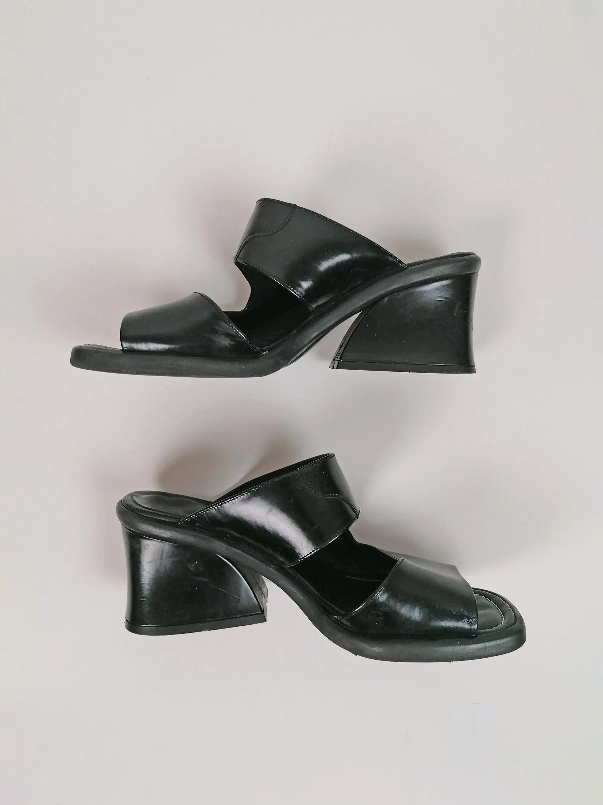 80's 90's PIU di SERVAS Laquer Mules Block Heel - size EU 37.5 / uk 4.5