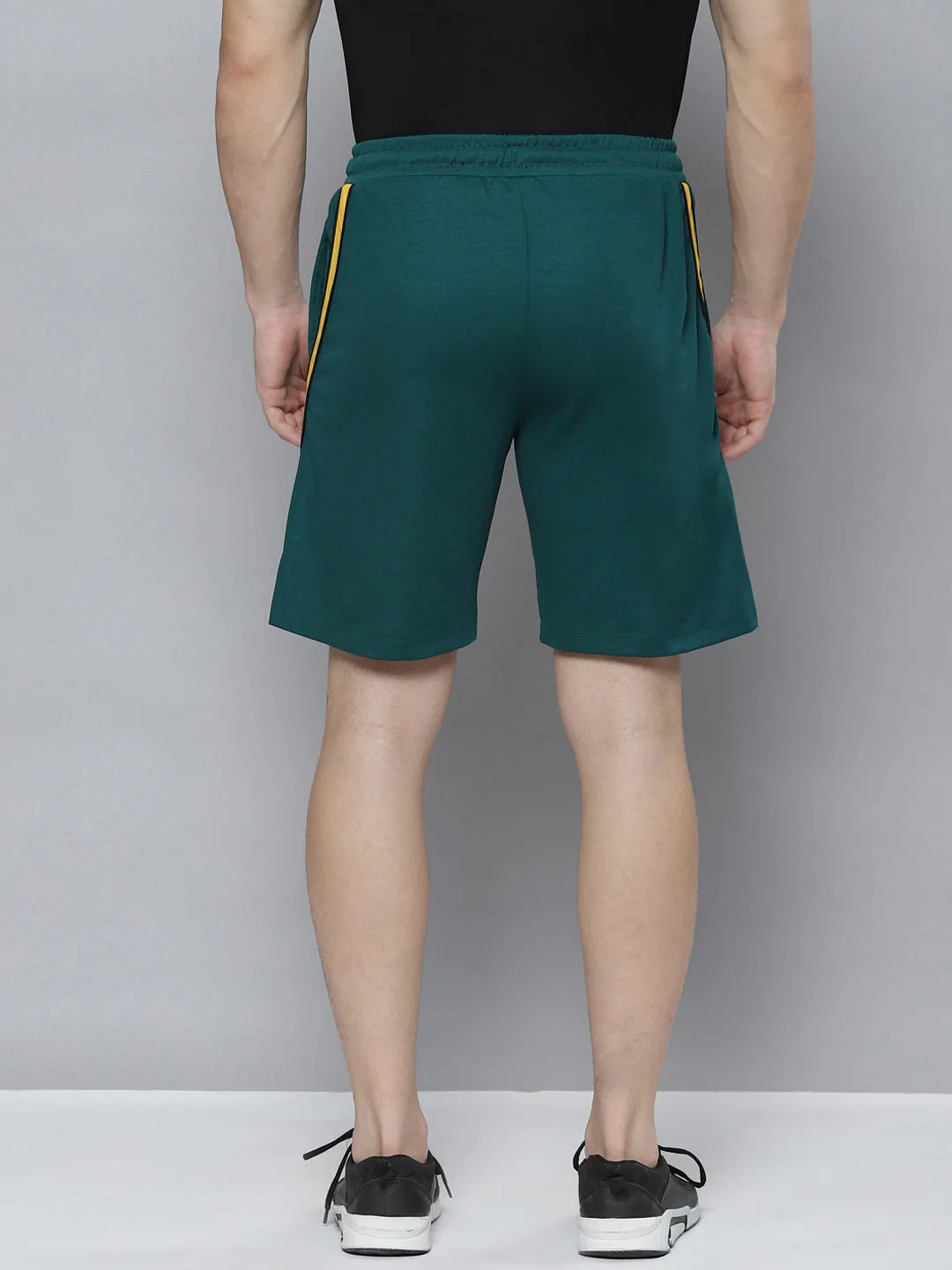 Alcis Men Green Solid Shorts