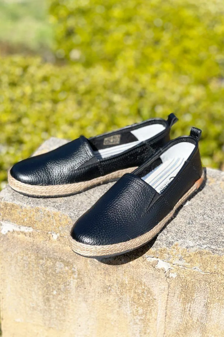 Flick Flat in Black | FINAL SALE