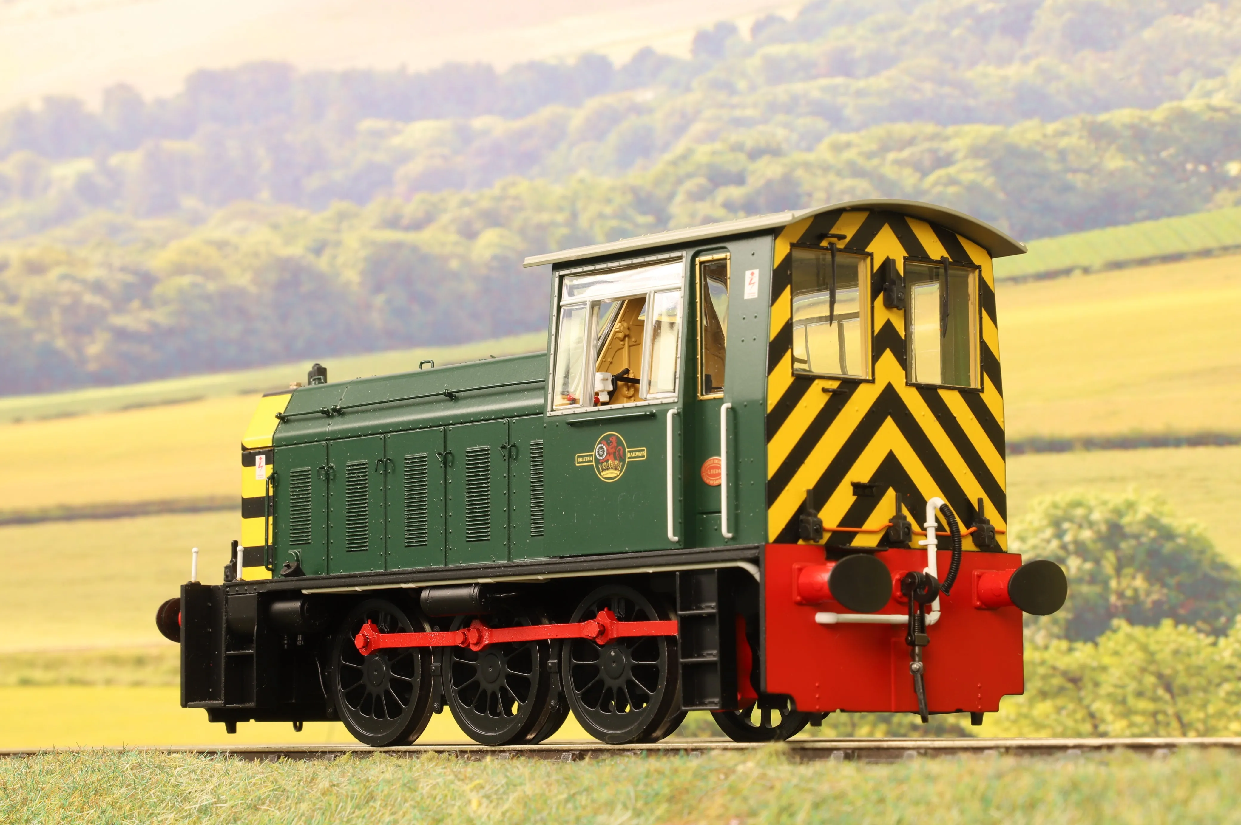 Heljan Finescale O Gauge Class 05 Diesel Shunter BR Green with Wasp Stripes (Unnumbered)