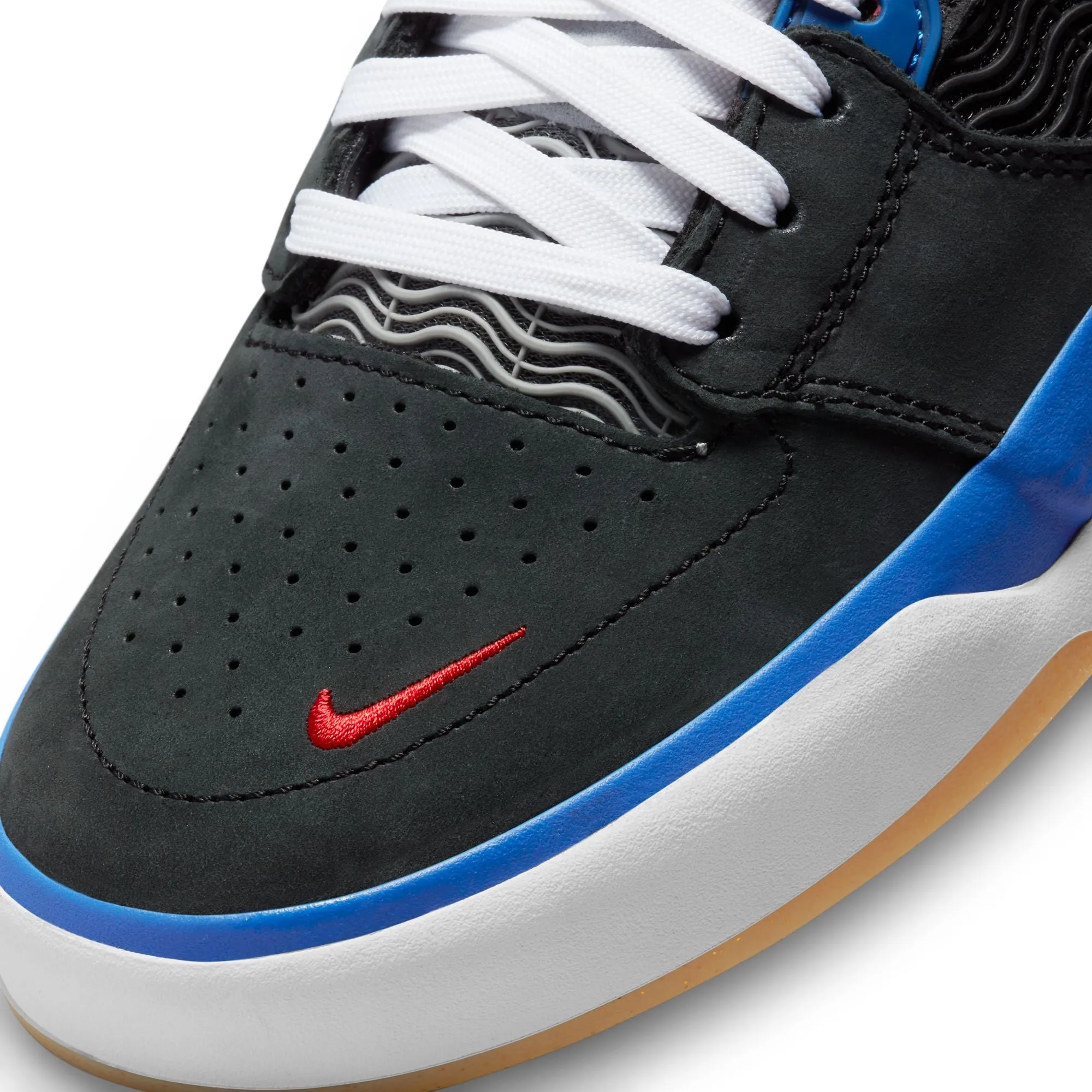 Nike SB Ishod PRM (Black/University Red) is