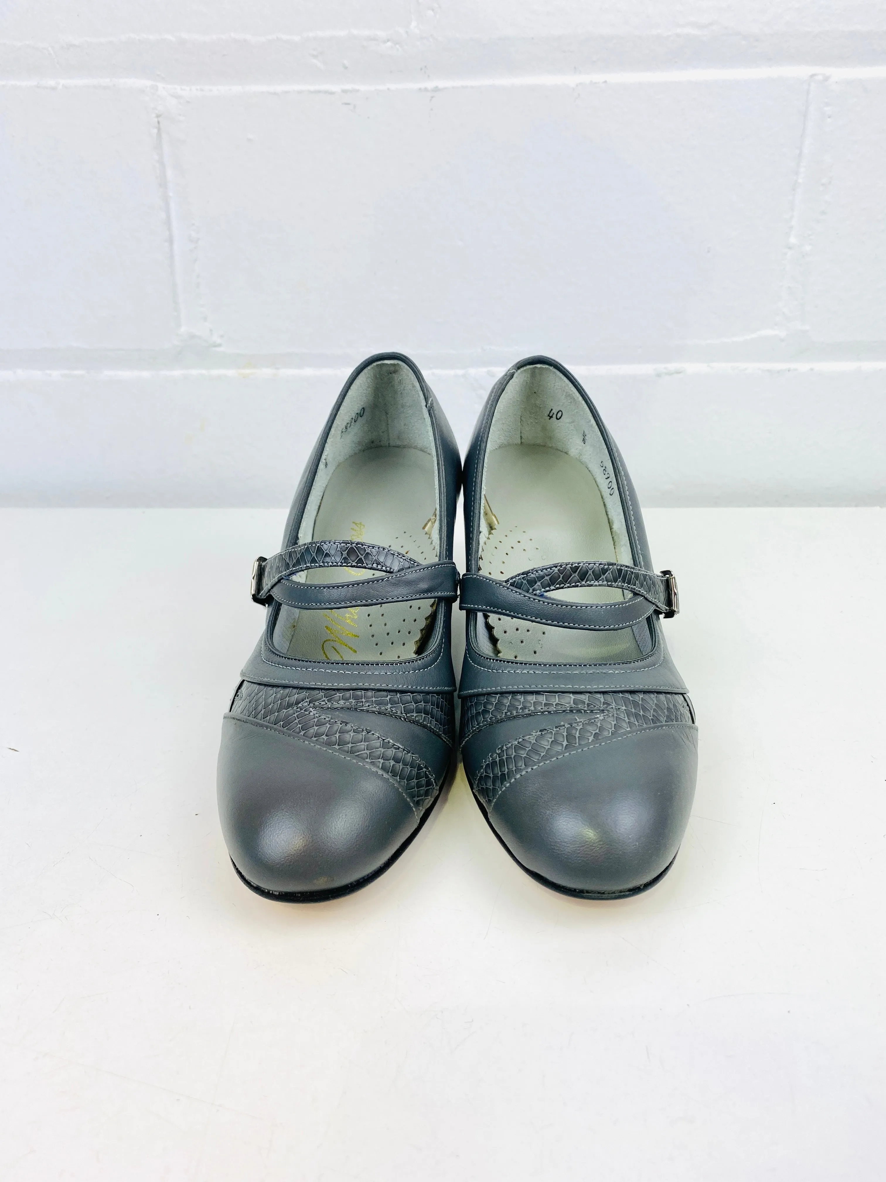 Vintage Deadstock Shoes, Women's 1980s Grey Leather Mid-Heel Pumps, NOS, 8485