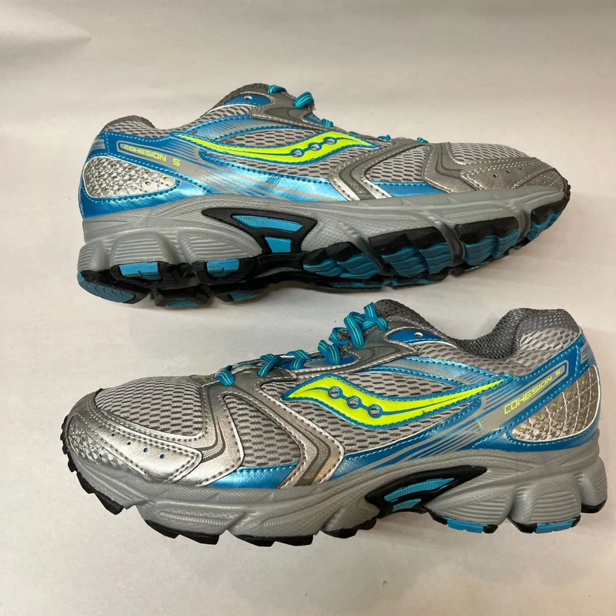 Women's Saucony •Cohesion 5• Running Shoe • Blue/Gray/Green Size 9 Wide - Preowned